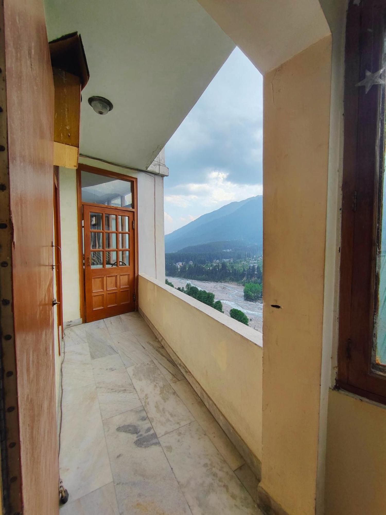 Hotel Arohi Vashist Luaran gambar