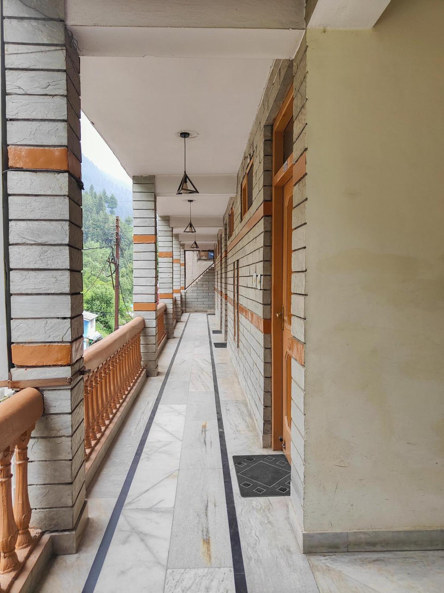 Hotel Arohi Vashist Luaran gambar