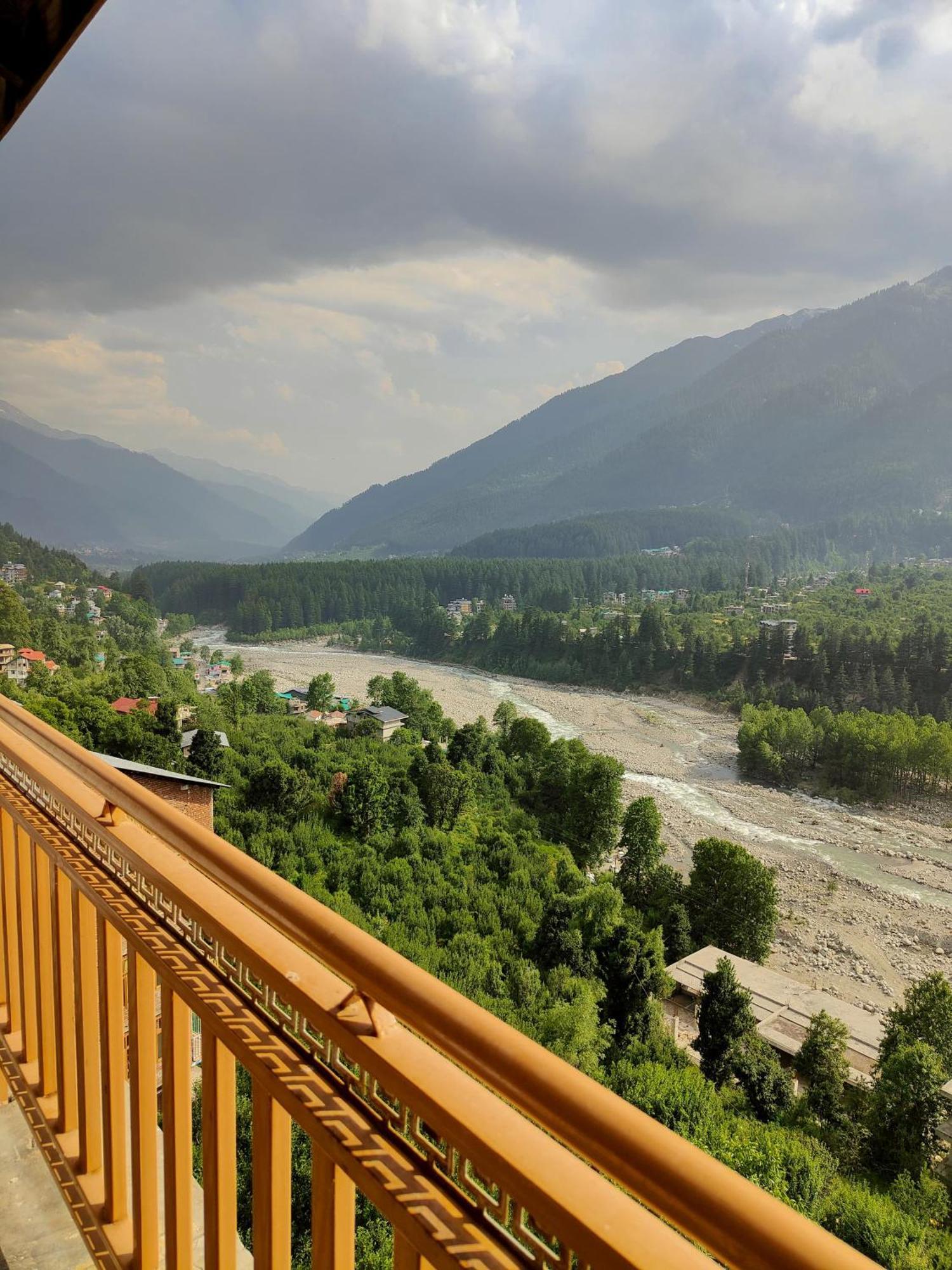 Hotel Arohi Vashist Luaran gambar