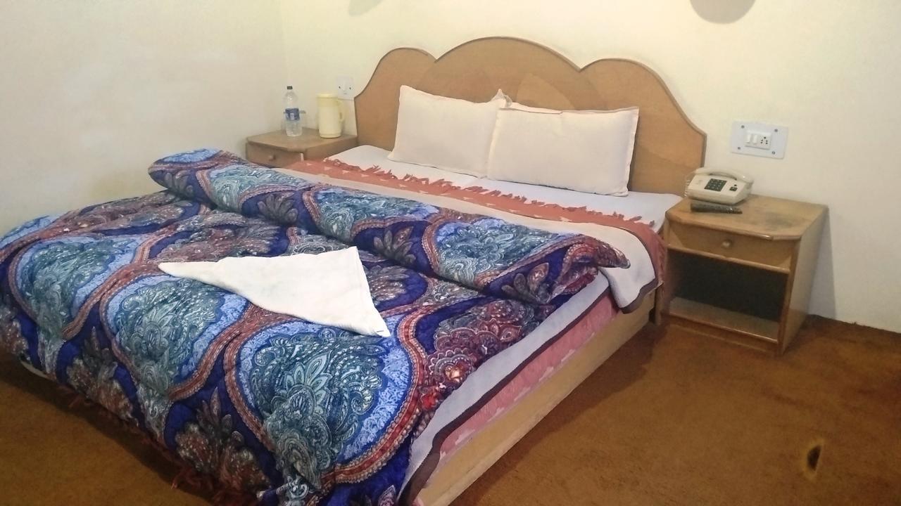 Hotel Arohi Vashist Luaran gambar